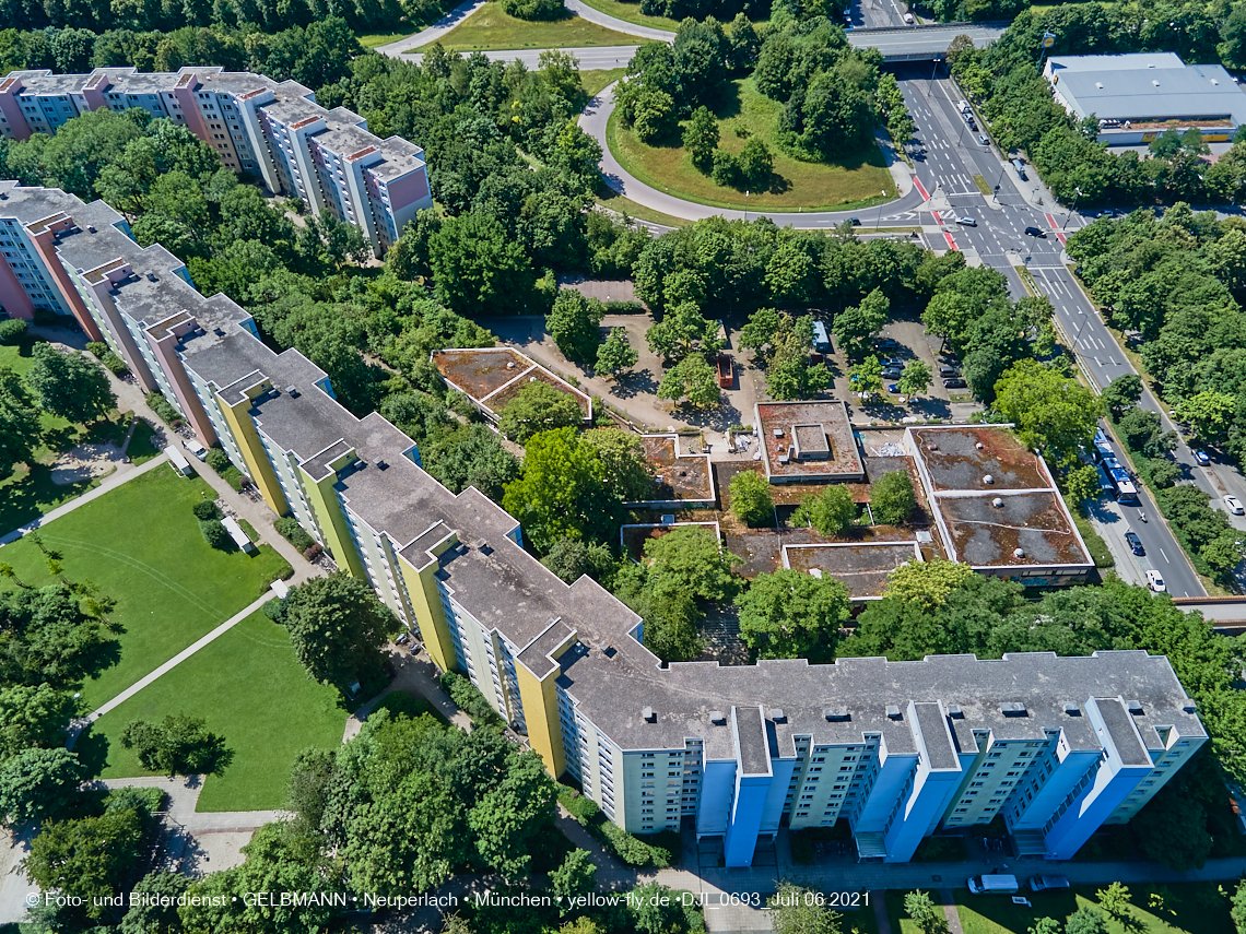 06.07.2021 - Einkaufs- und Wohnzentrum Quiddestraße in Neuperlach